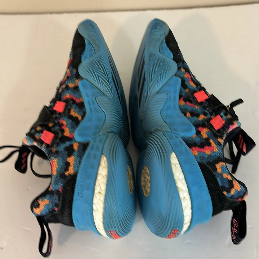 Adidas Rayford Trae Young Signature Series Sneakers Size 7.5